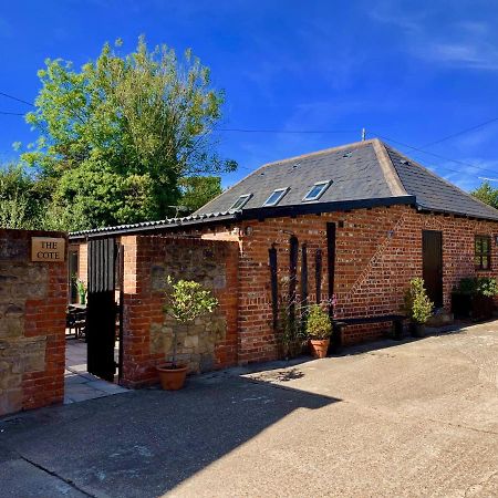 Little Upton Farm Cottagesライド エクステリア 写真