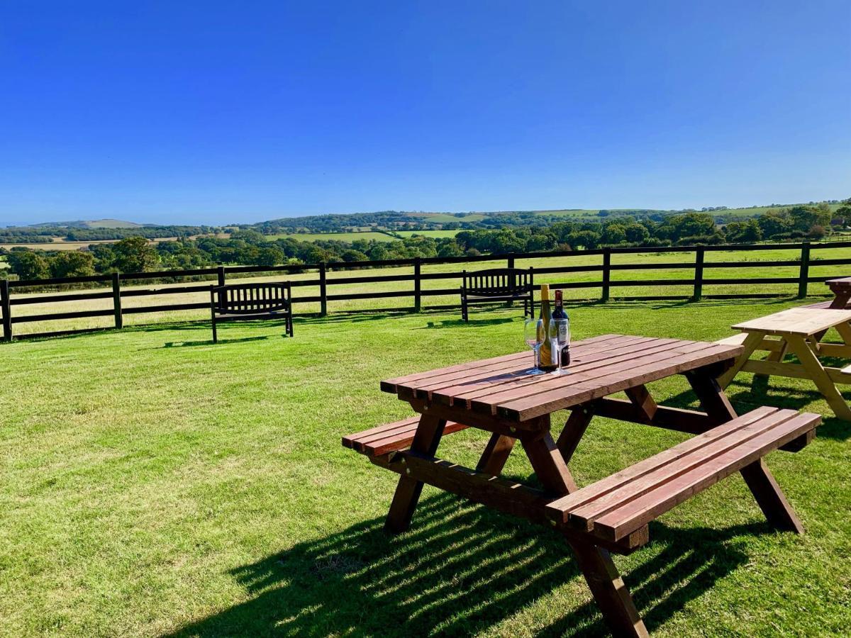 Little Upton Farm Cottagesライド エクステリア 写真