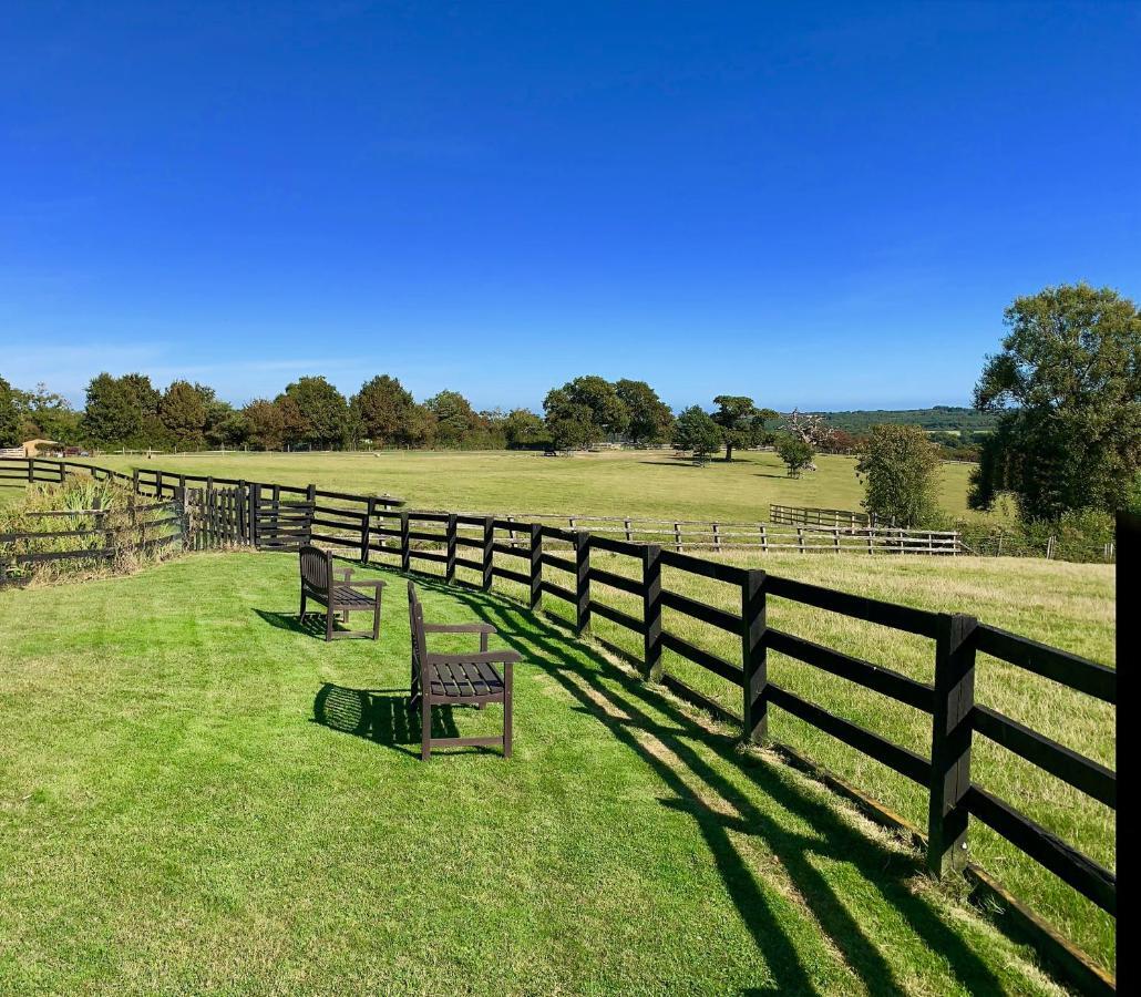 Little Upton Farm Cottagesライド エクステリア 写真